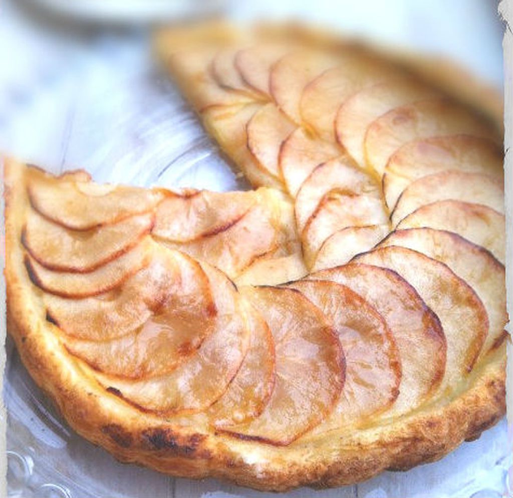 Fina tanka pita od jabuka