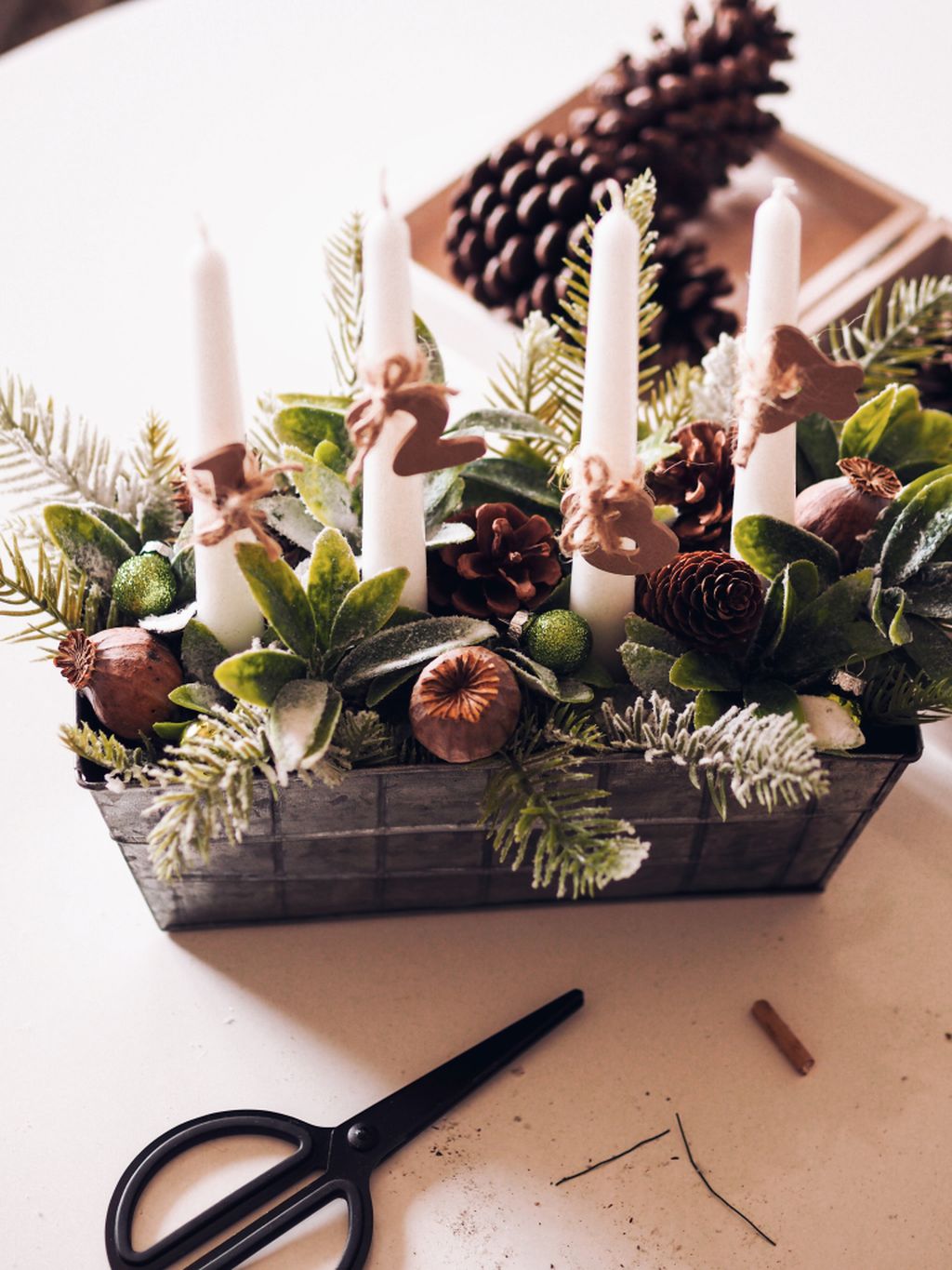 U izradi vijenca možete koristiti sitnice koje imate kod kuće