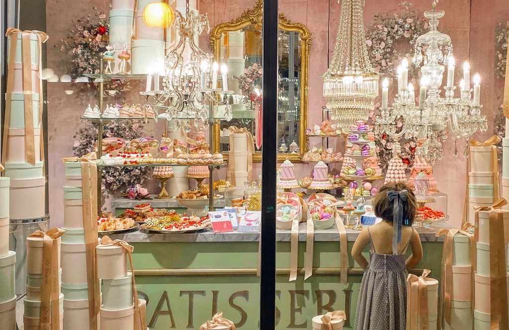 Saša Šekoranja već tradicionalno uredio je izlog svog cvjetnog atelijera u božićnom duhu - 8