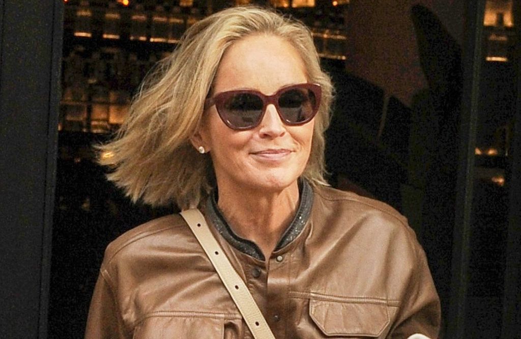 Sharon Stone u kožnatom kombinezonu - 1