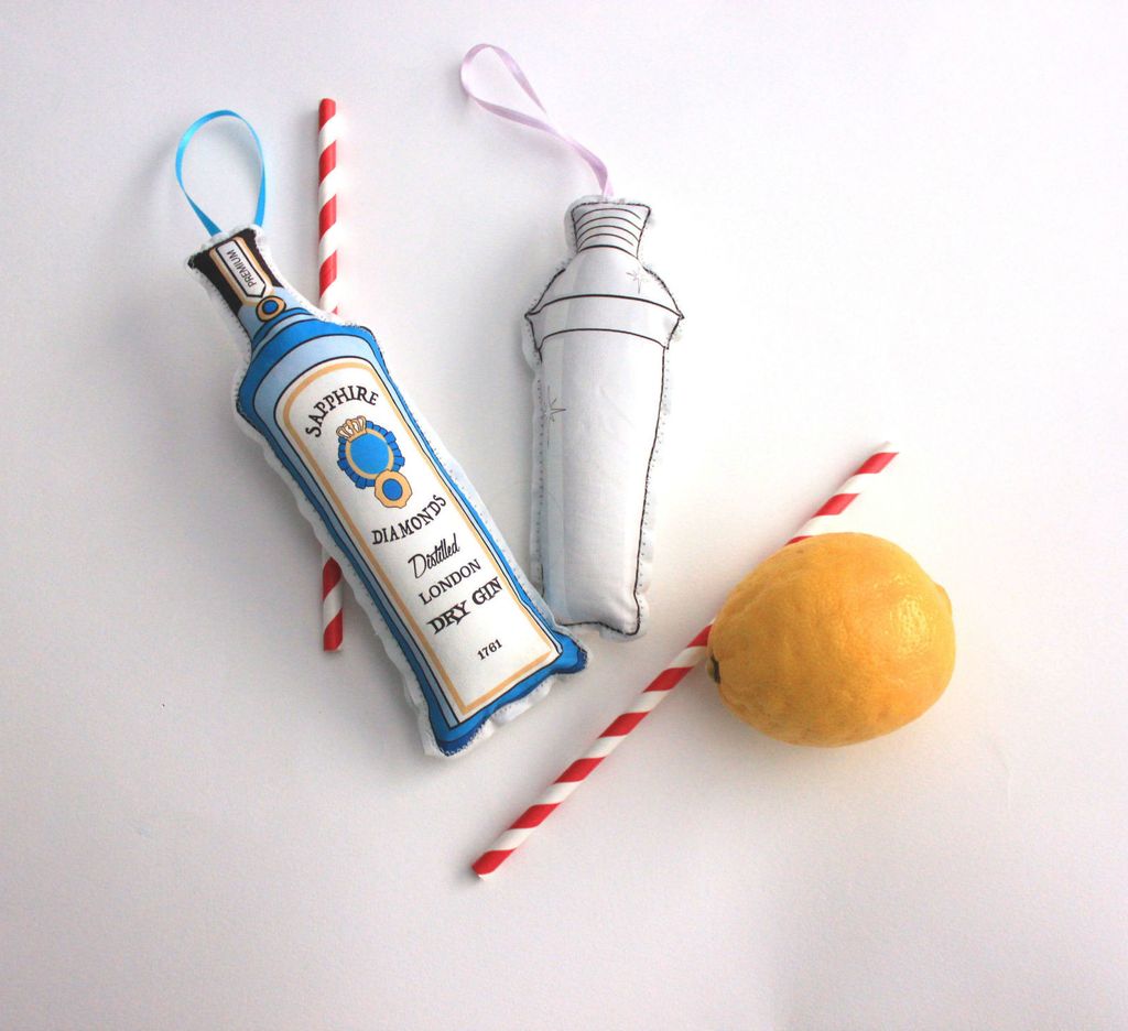 Etsy, ukras za bor u obliku boce džina, 122 kn