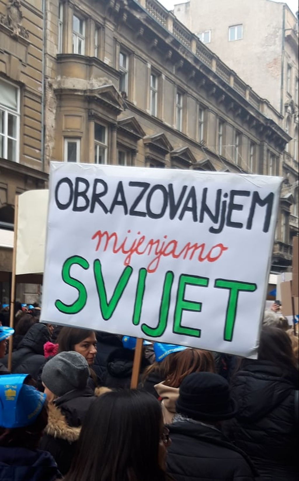 Transparent na prosvjedu prosvjetnih radnika