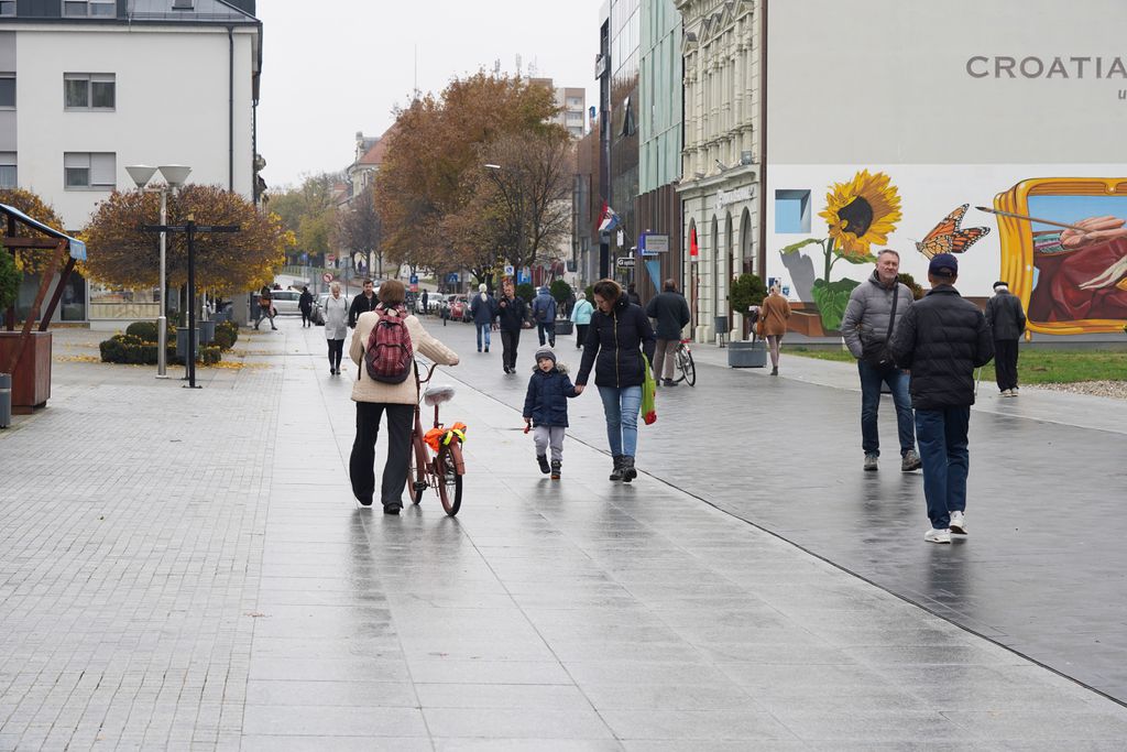 Građani na ulicama Vukovara - 4
