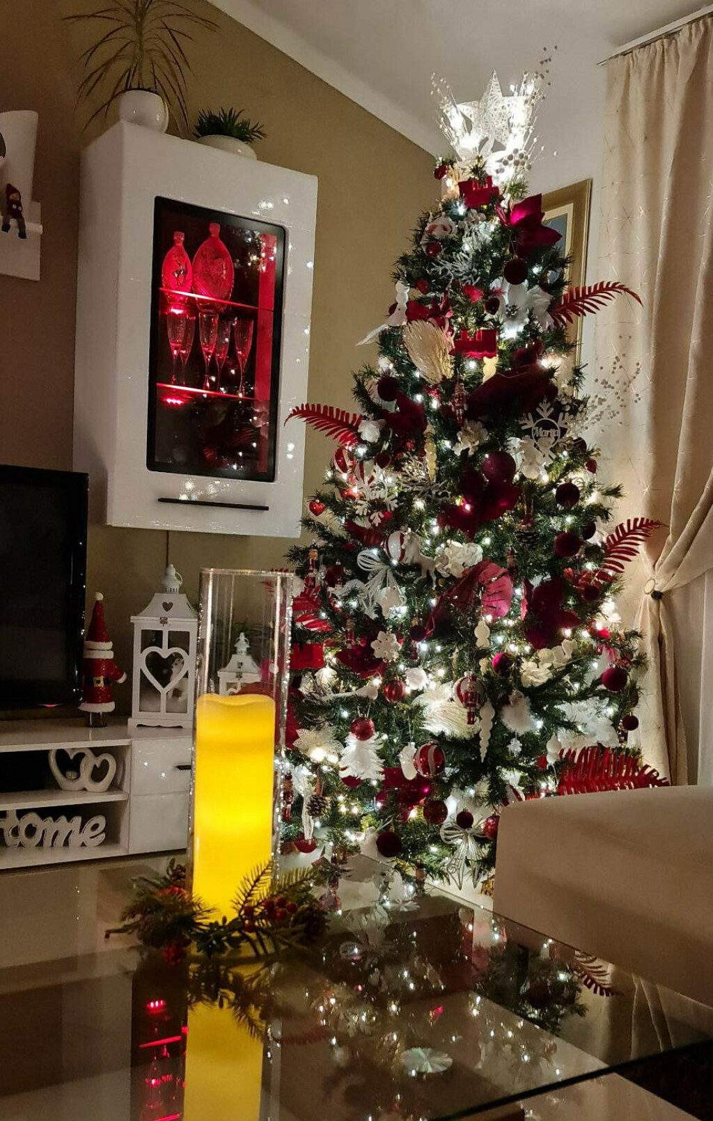 Predivno okićeno božićno drvce Anamarije Malenice iz Solina