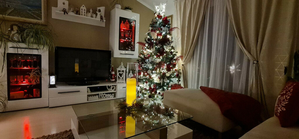 Predivno okićeno božićno drvce Anamarije Malenice iz Solina - 8