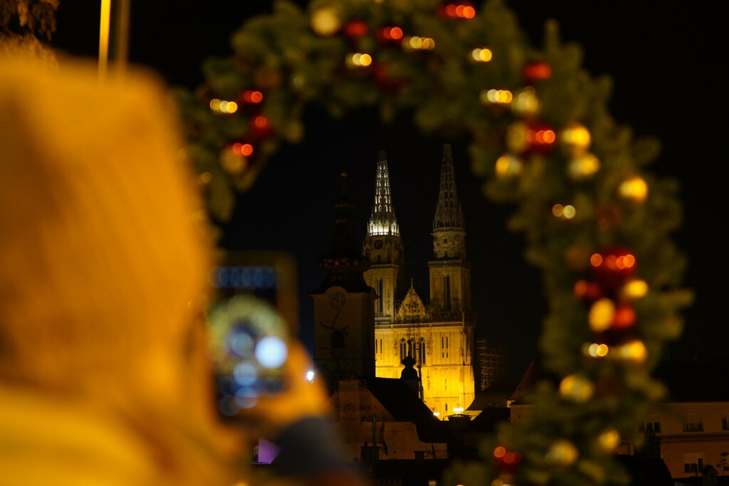 Počeo je još jedan Advent u Zagrebu, a traje do 7. siječnja