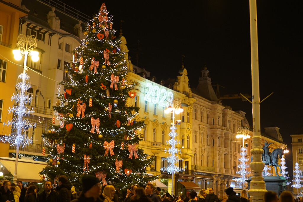 Počeo je još jedan Advent u Zagrebu, a traje do 7. siječnja - 24