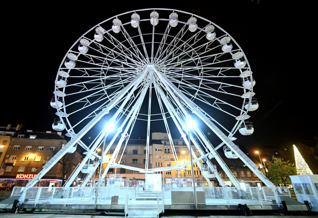 Lunapark i Panoramski kotač otvoreni su u sklopu Adventa u Zagrebu na Trgu dr. Franje Tuđmana - 9