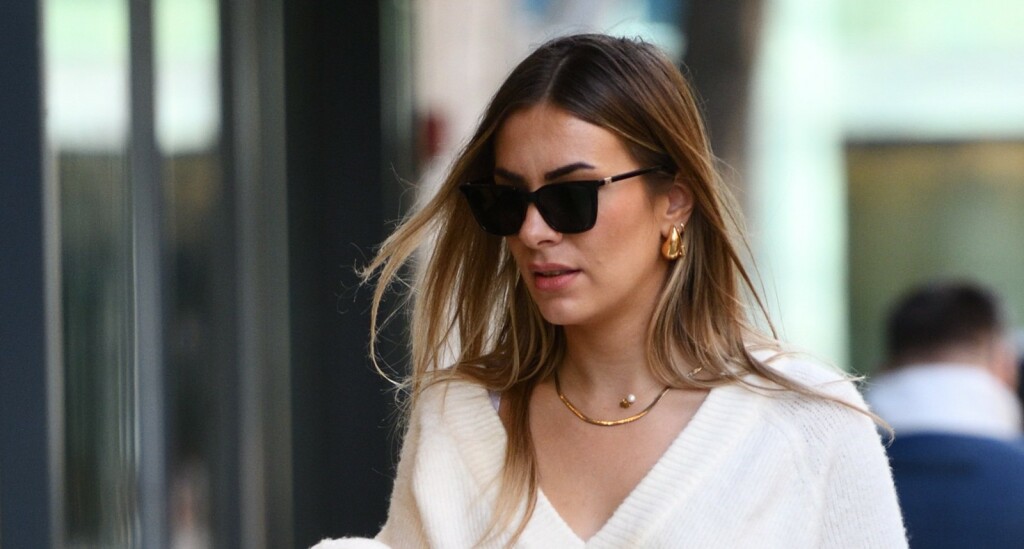 Brineta u preklopljenim čizmama u centru Zagreba - 1