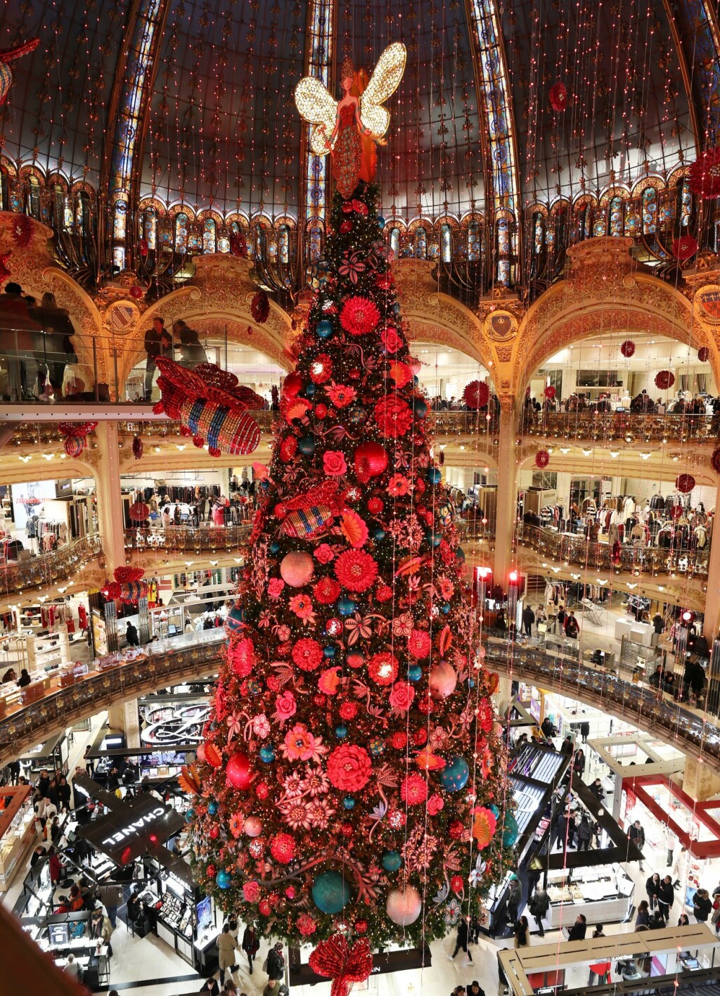 Božićno drvce u Galeries Lafayette 2019. godine