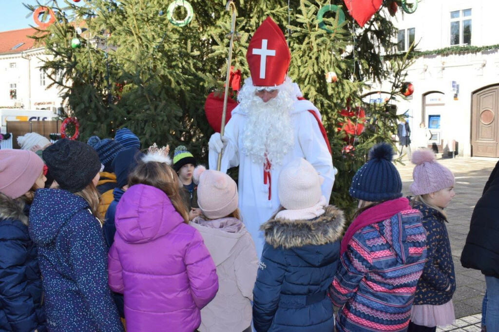 Sveti Nikola 6. prosinca stiže na Trg kralja Tomislava u Samoboru
