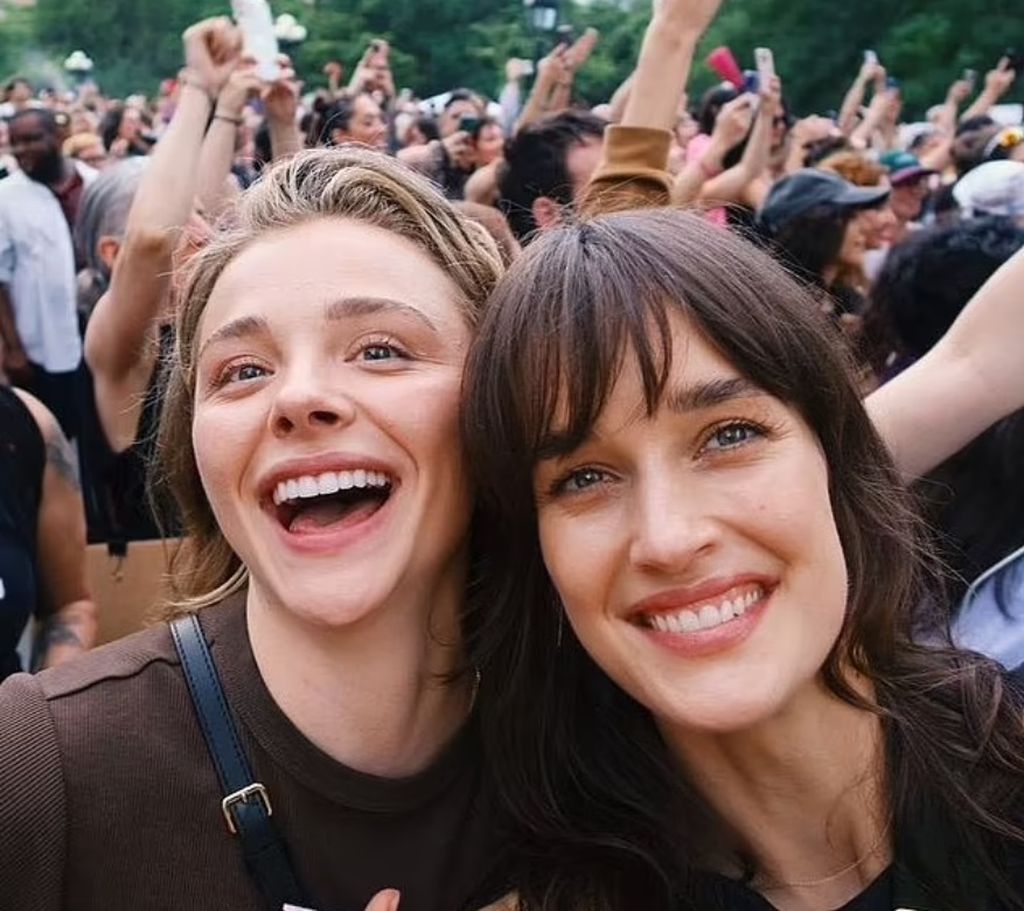 Chloë Grace Moretz i Kate Harrison - 5