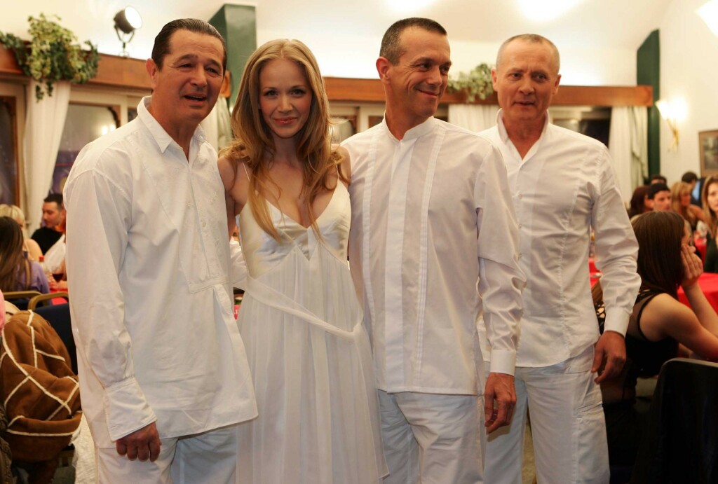 Grupa Magazin s pjevačicom Jelenom Rozgom