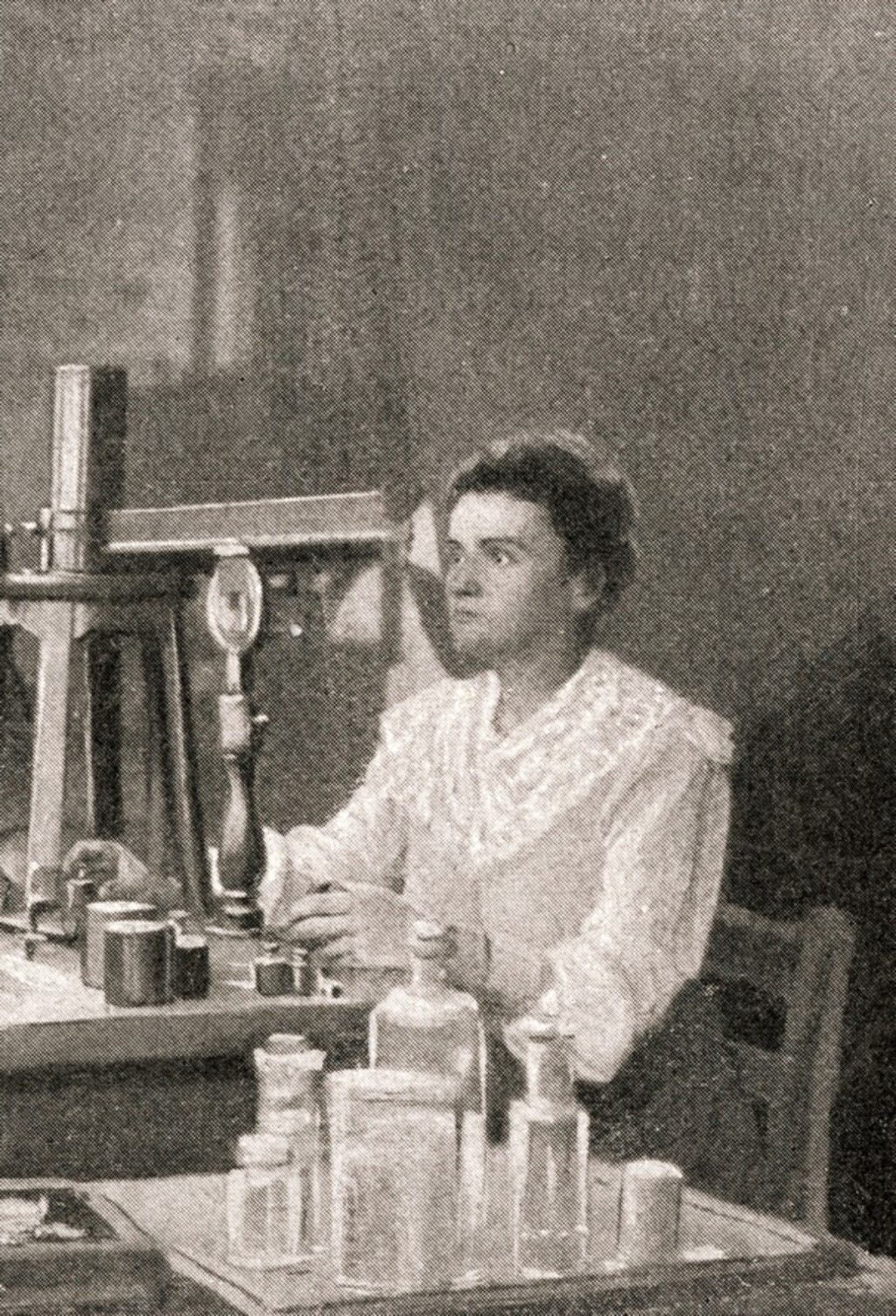 Marie Curie u laboratoriju