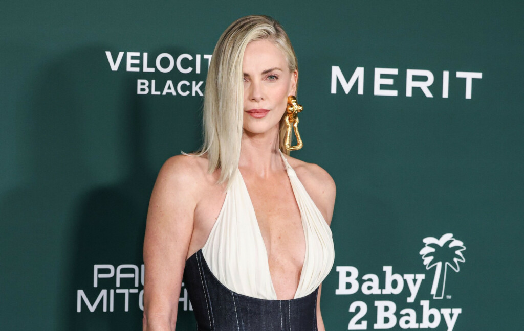 Charlize Theron u haljini modne kuće Schiaparelli na gala događanju Baby2Baby u Los Angelesu - 7