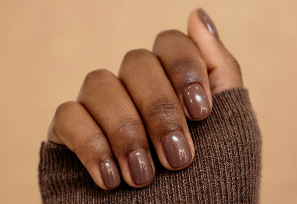 Smeđa manikura stvorena je za hladniji dio godine