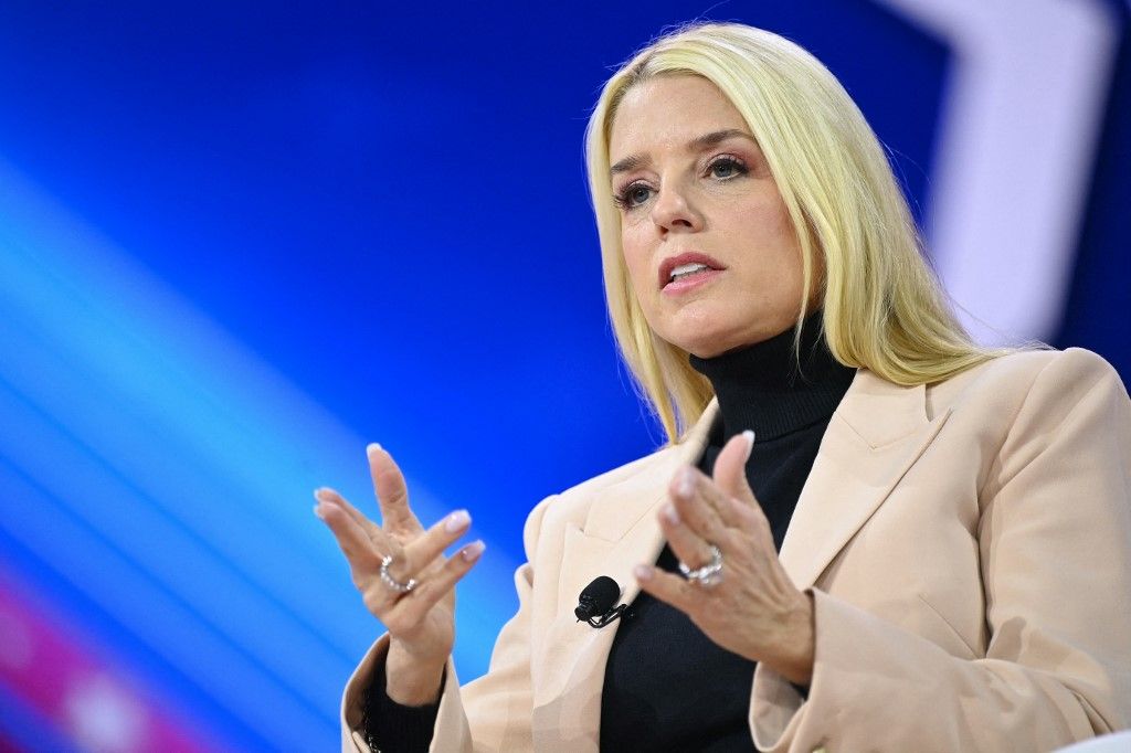 Pam Bondi i Donald Trump