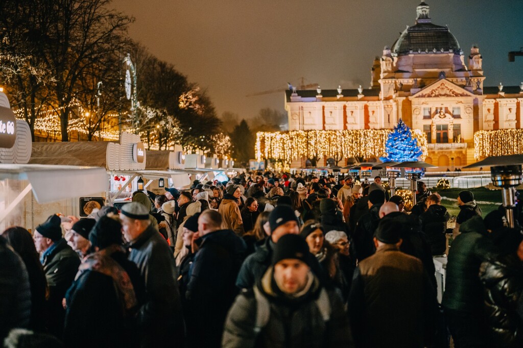 Ledeni park na Tomislavcu u Zagrebu - 3