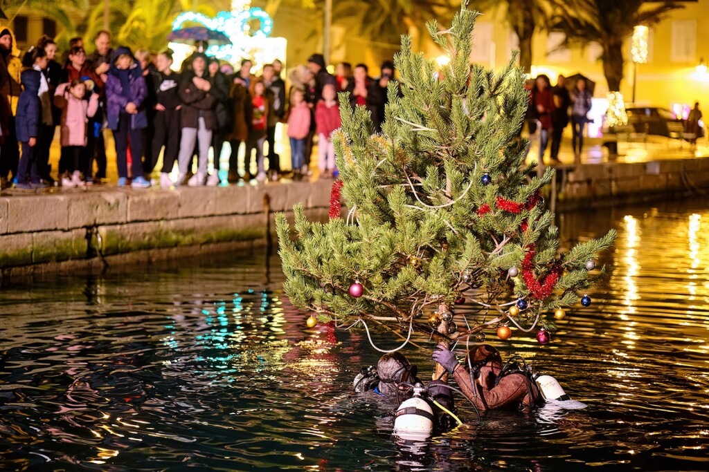 Potapanje bora - Advent na Lošinju