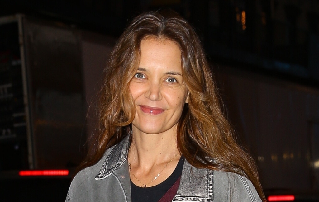 Katie Holmes u tajicama s trakom za stopalo i cipelama s petom - 6