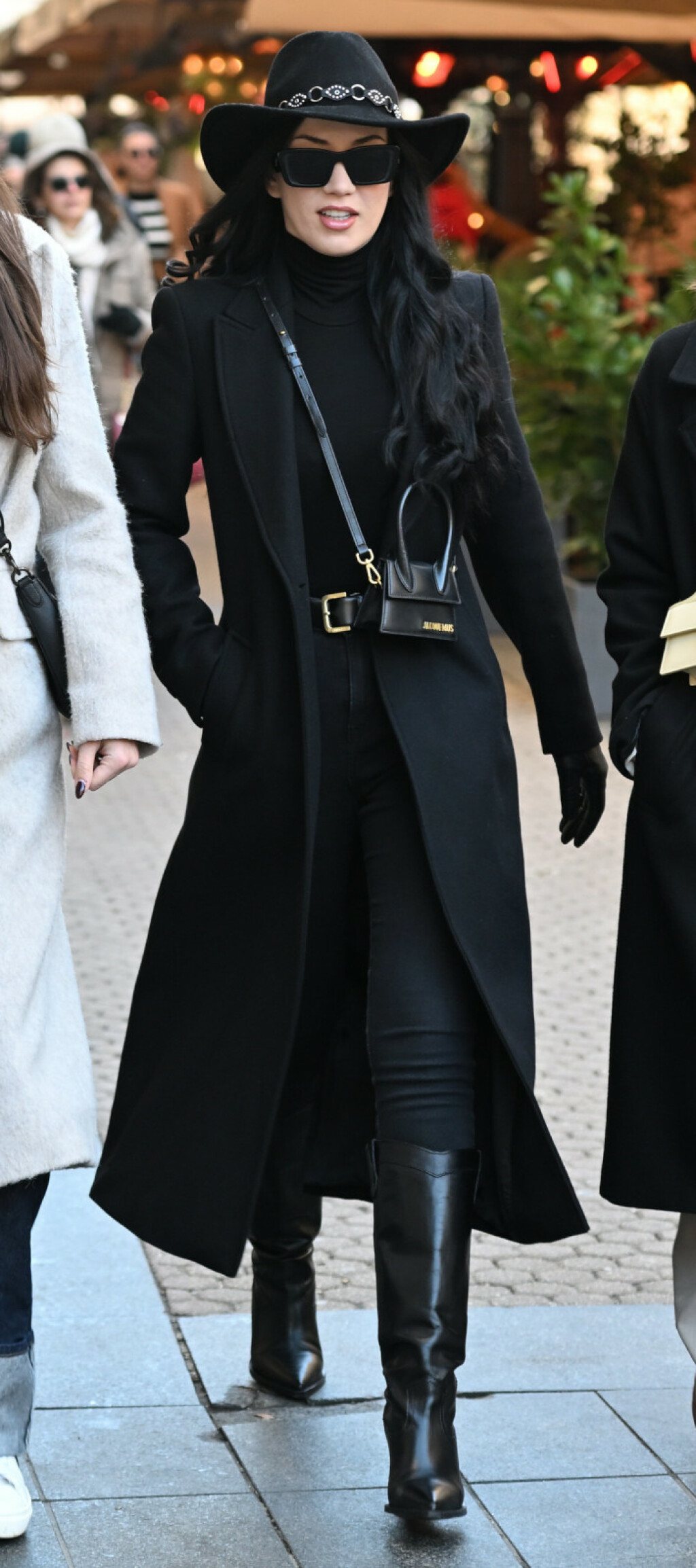 Zagrebačka street stylerica pokazala je moćnu kombinaciju u crnom od glave do pete