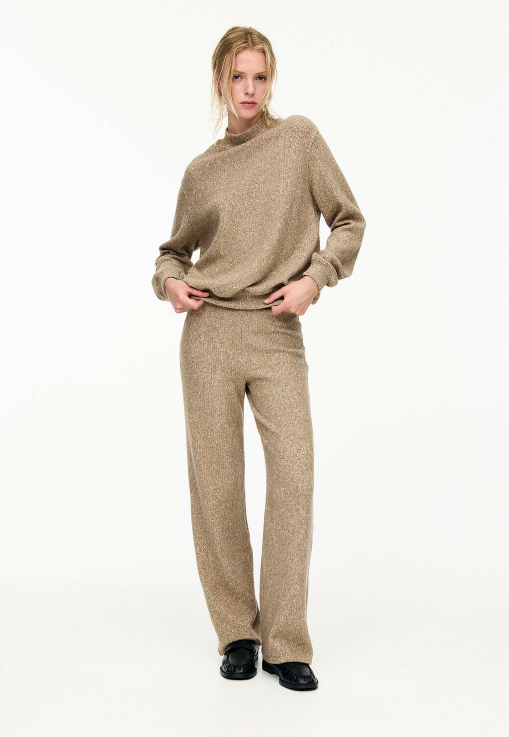 Pull&Bear, 22,99 eura