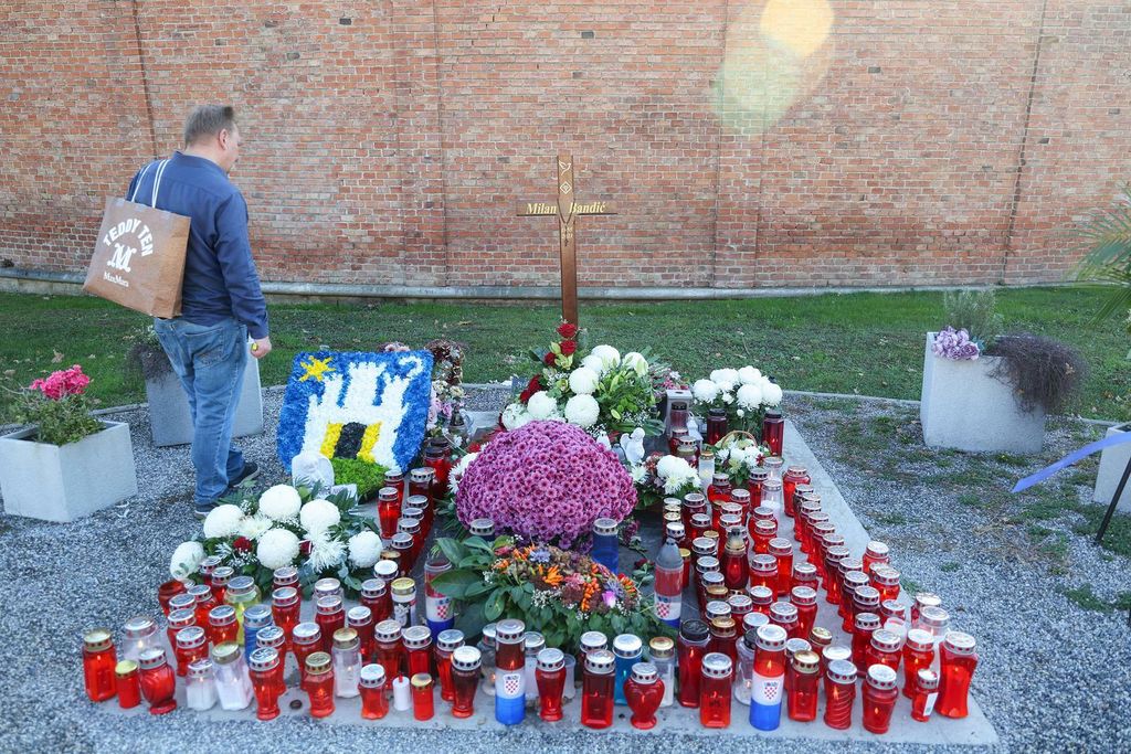 Grob Milana Bandića