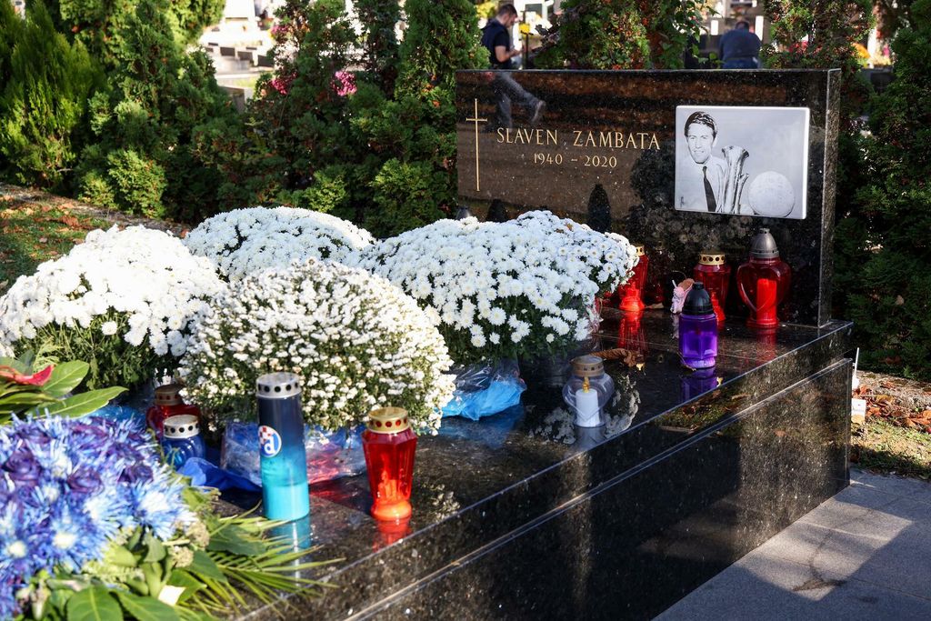 Grob Slavena Zambate