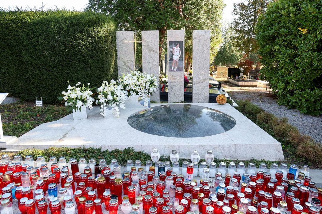 Grob Dražena Petrovića