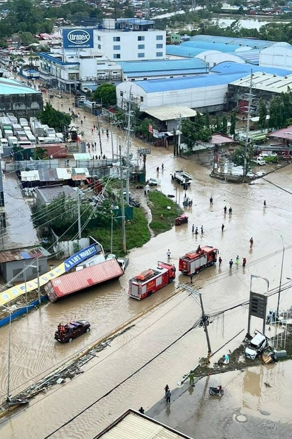 Tajfun Kalmaegi uzrokovao poplave na Filipinima - 1