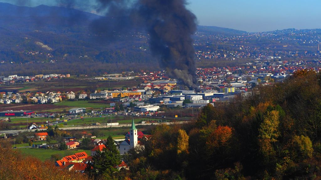 Vatrogasci stavili pod kontrolu požar u Svetoj Nedelji