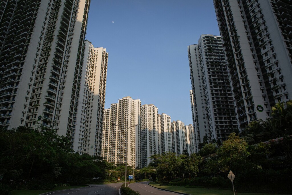 Prazne ulice u Forest Cityju