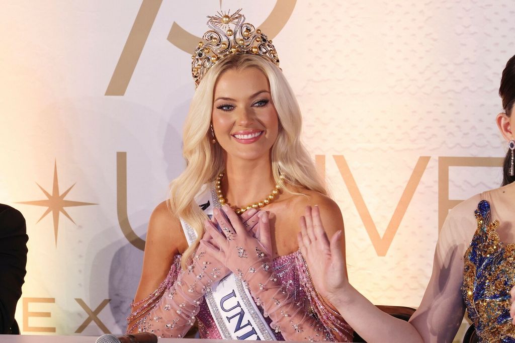 Victoria Kjær Theilvig - 2