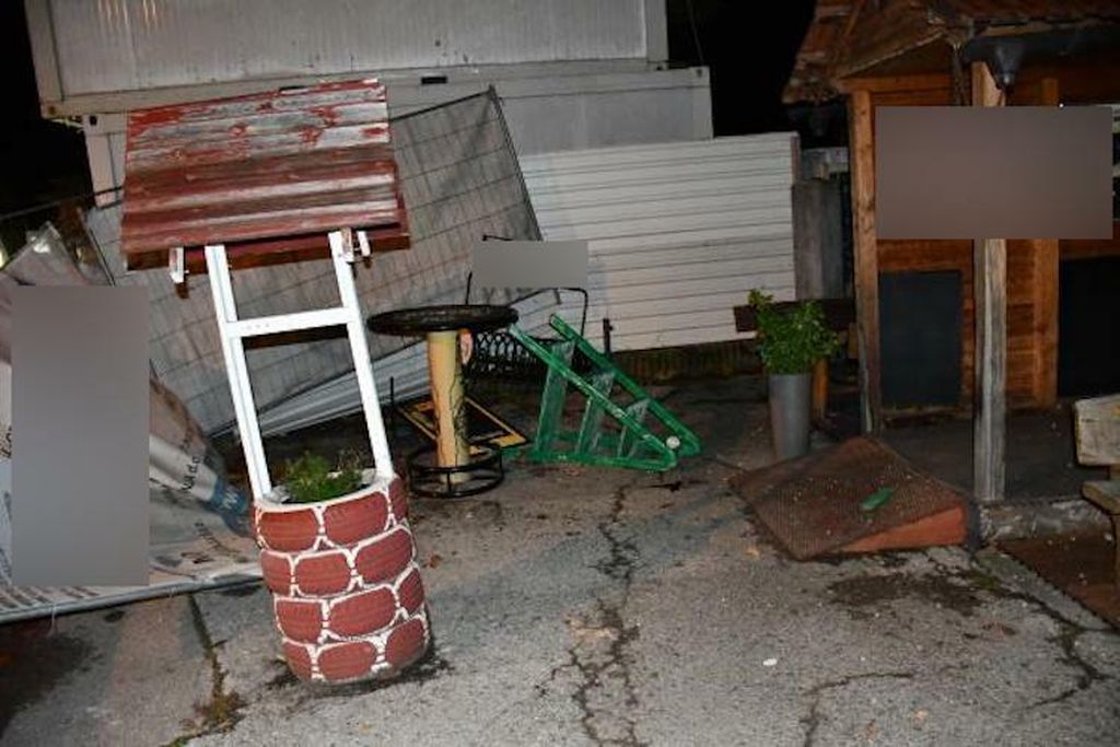 Pijani vozač naletio na ugostiteljski objekt na Trešnjevci