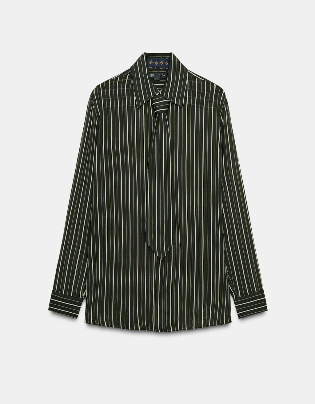 Prugasta košulja s kravatom (Zara), 49,95 eura