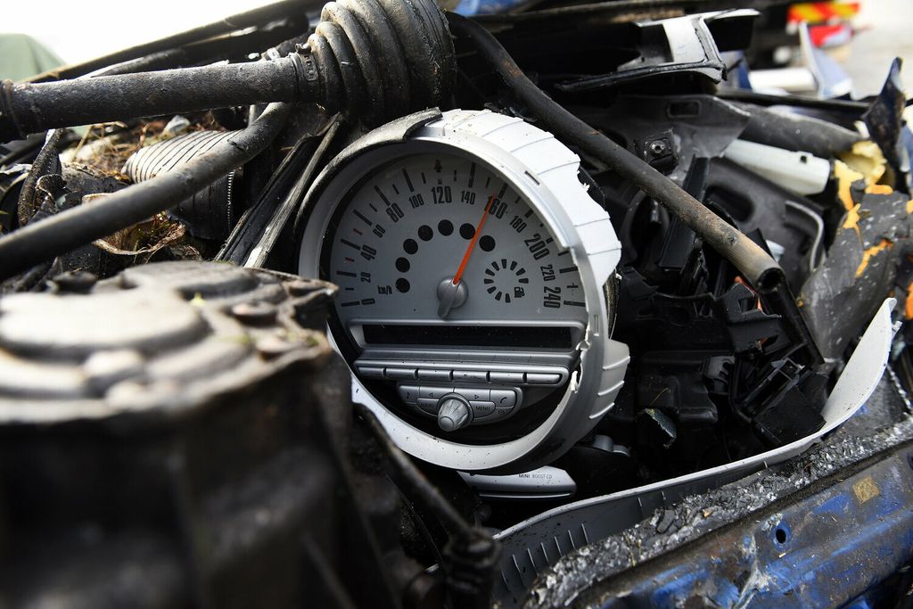 Osobni automobil u kojem su stradali mladići - 6