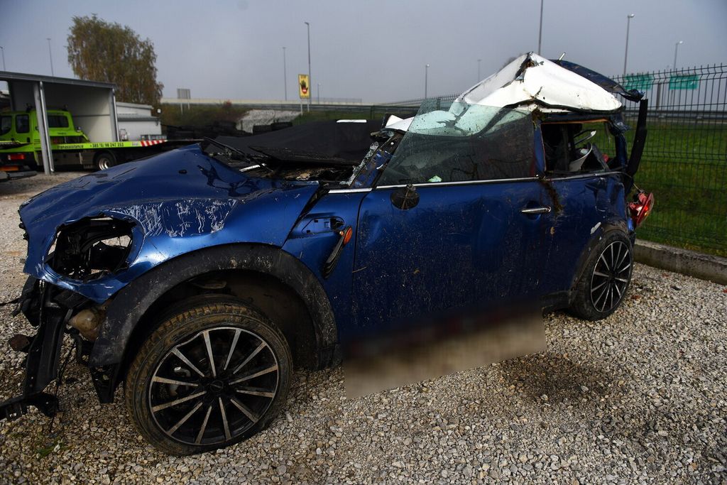 Osobni automobil u kojem su stradali mladići - 6