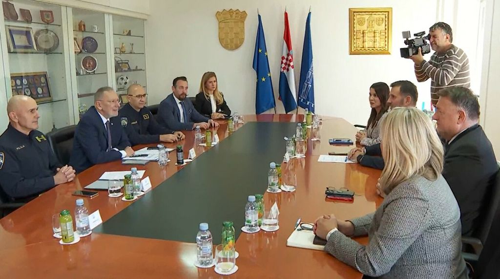 Davor Božinović, Tomislav Šuta