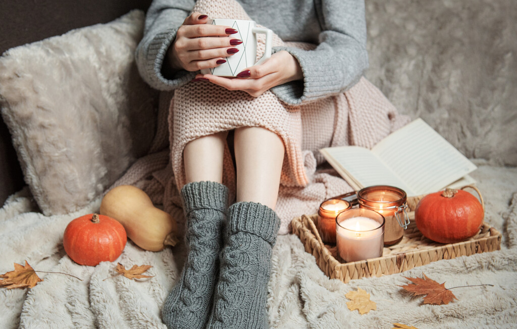 Žena zamotana u deku