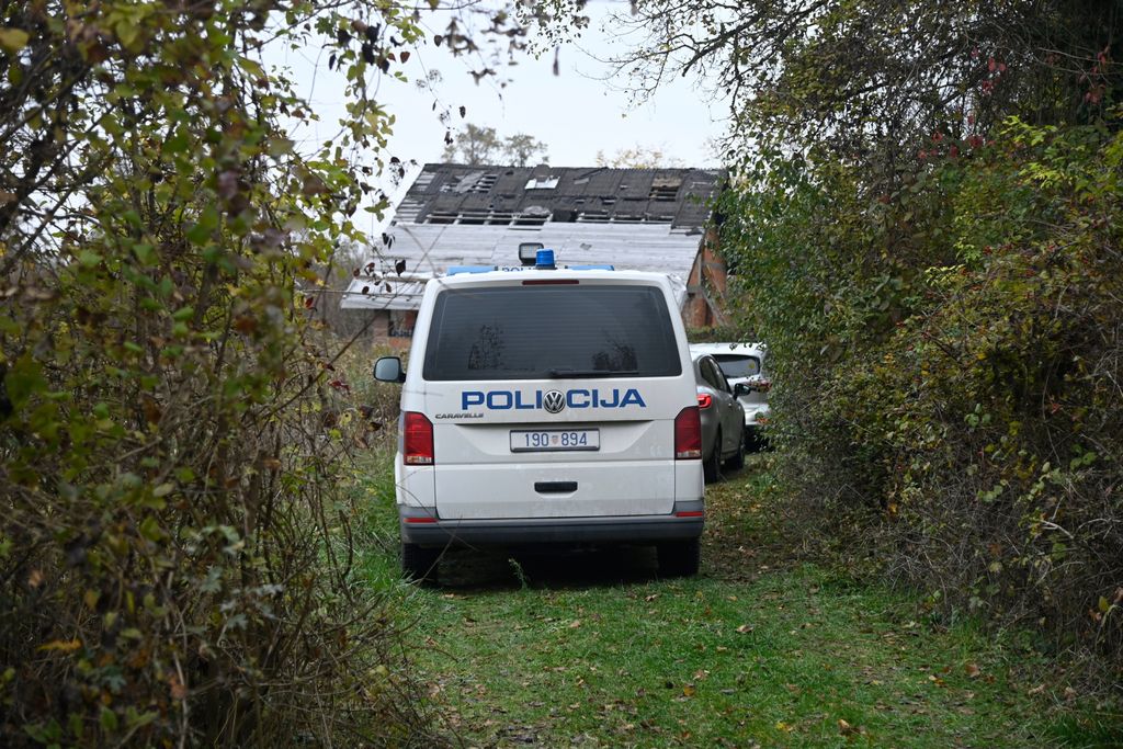 Policija na terenu nakon ubojstva - 2