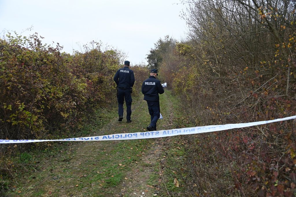 Policija na terenu nakon ubojstva - 2