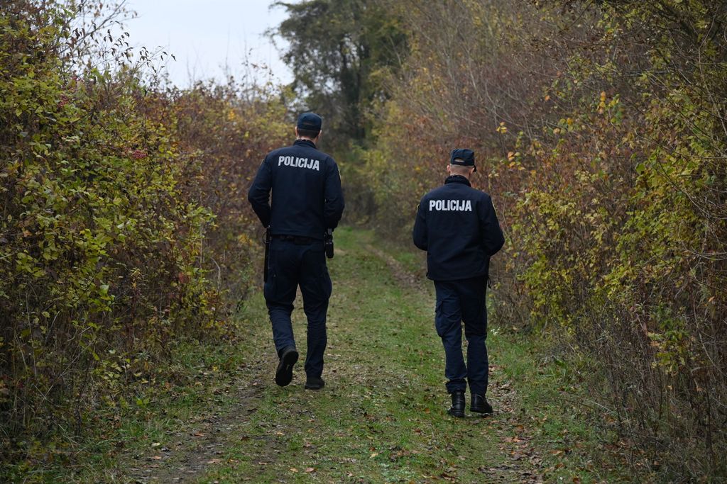 Policija na terenu nakon ubojstva - 2