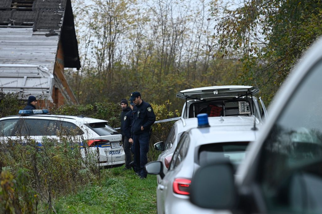 Policija na terenu nakon ubojstva - 2