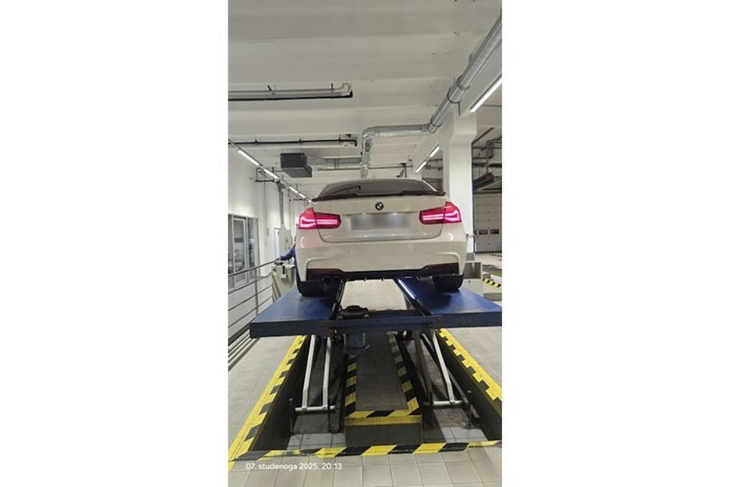 Policija upala na car meet