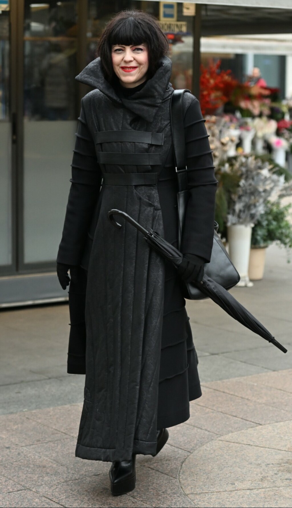 Mirela Holy u kaput-haljini na zagrebačkoj špici 2025. - 2