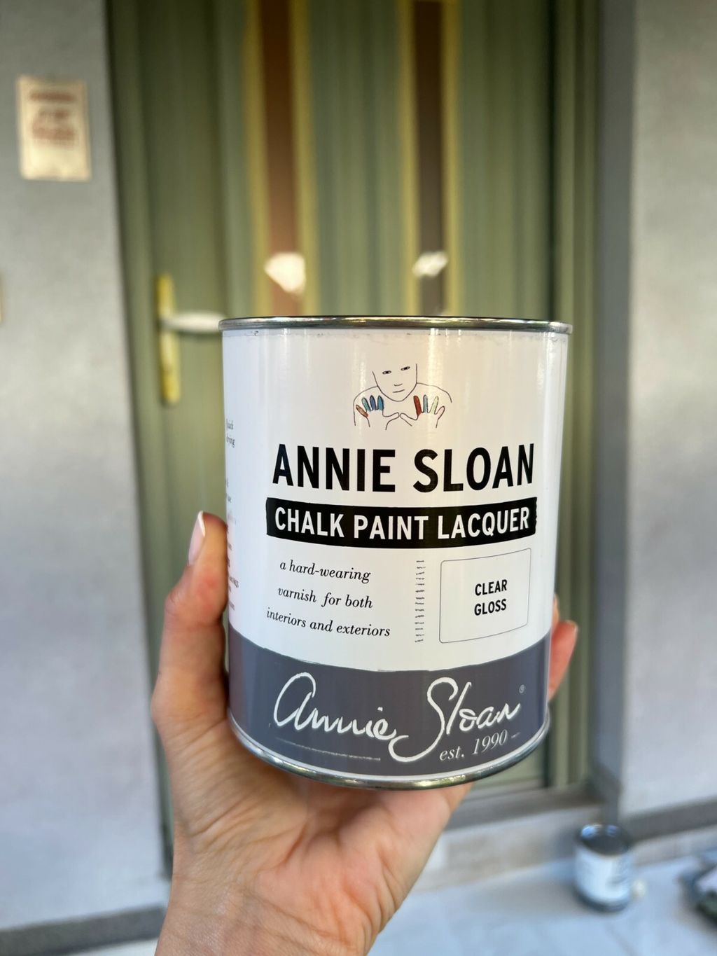 Nanijela je i dva sloja laka