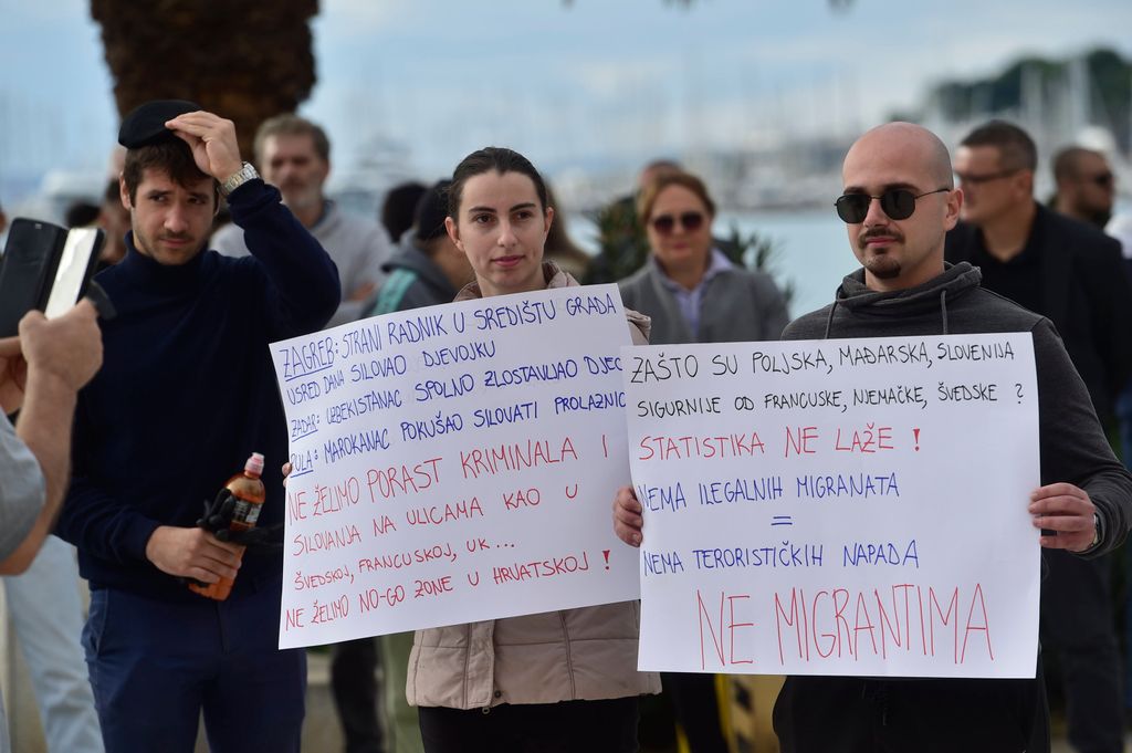 Na splitskoj rivi održan prosvjed protiv stranih radnika - 8