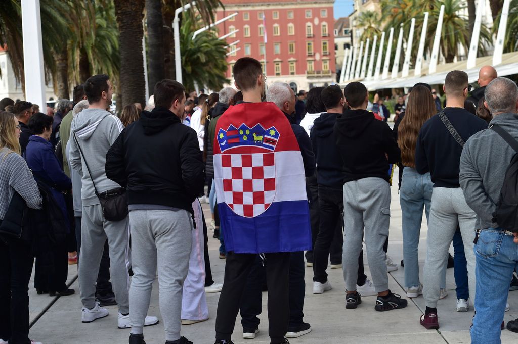 Na splitskoj rivi održan prosvjed protiv stranih radnika - 8