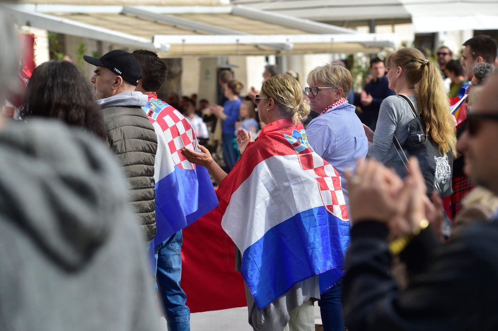 Na splitskoj rivi održan prosvjed protiv stranih radnika - 8