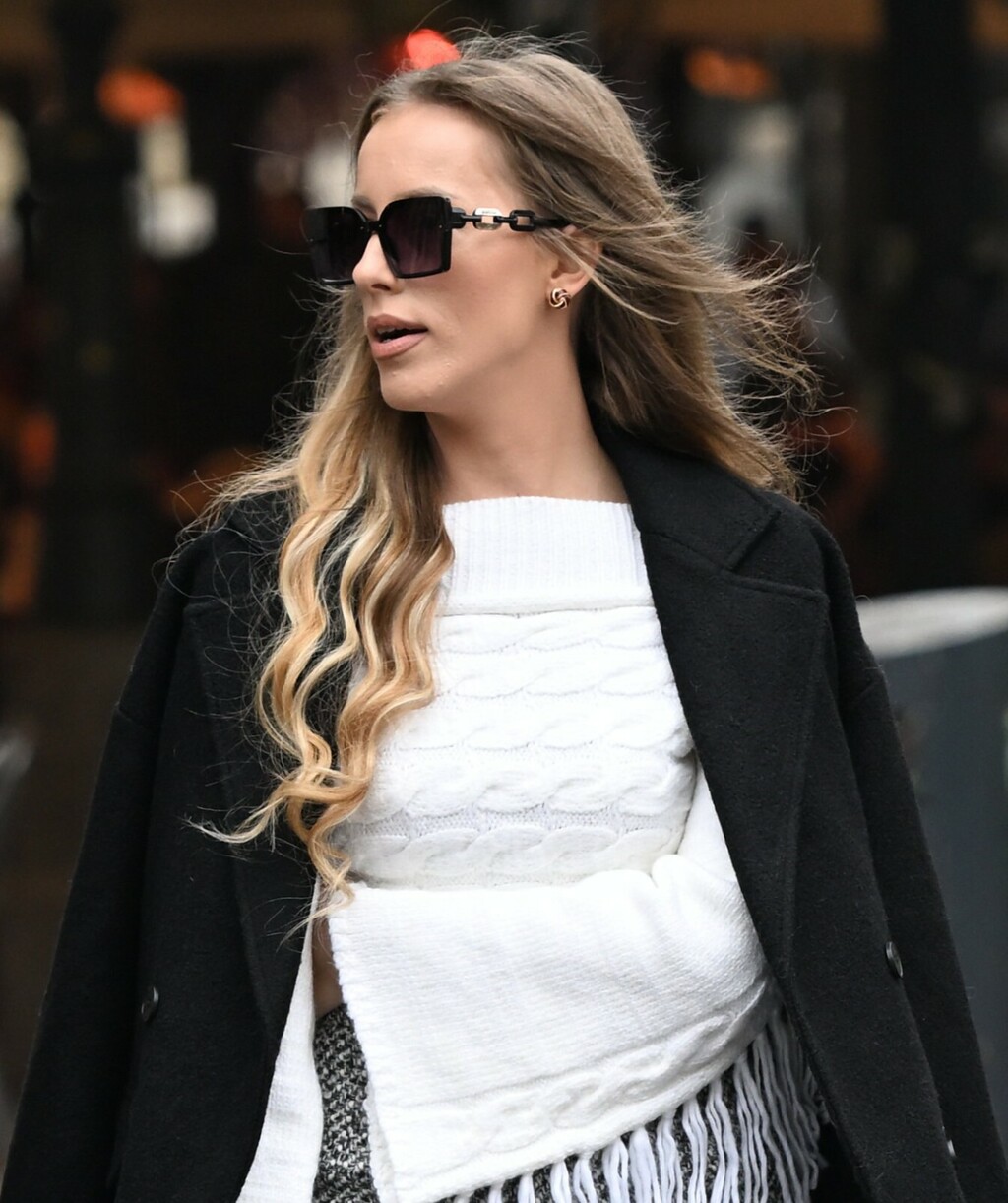 Ulična moda kratke vunene hlače visokog struka 2025. - 5